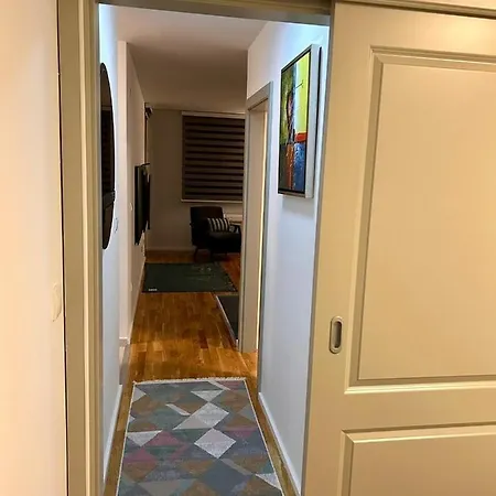 Pale Green Apartman *