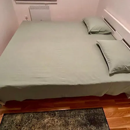 Pale Green Apartman Pale